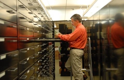 Genealogy Circle Meeting: Using the Pratt's Maryland Department to Research Your Family History — Adults — event in Baltimore